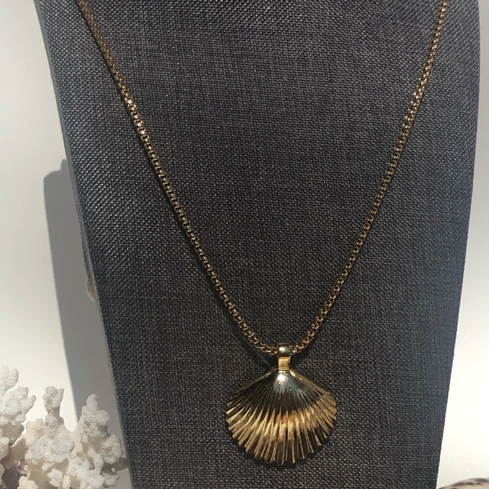 Shell Pendant Long Chain Chlash Jewels